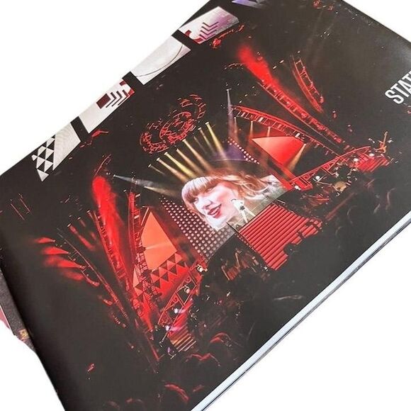 Taylor Swift The Red Tour VIP Program Book with Ticket Original - Picture 2 of 8